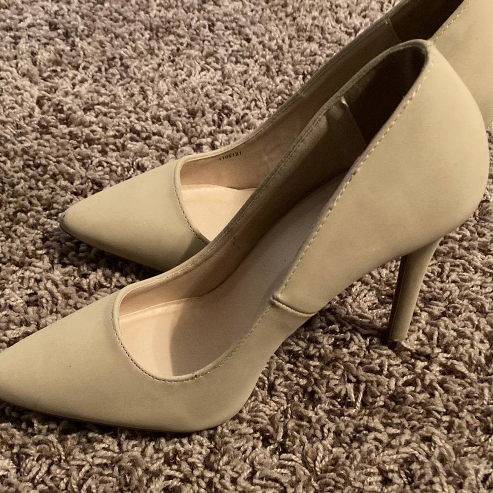 Charlotte Russe Nude Heels - Picture 2 of 2